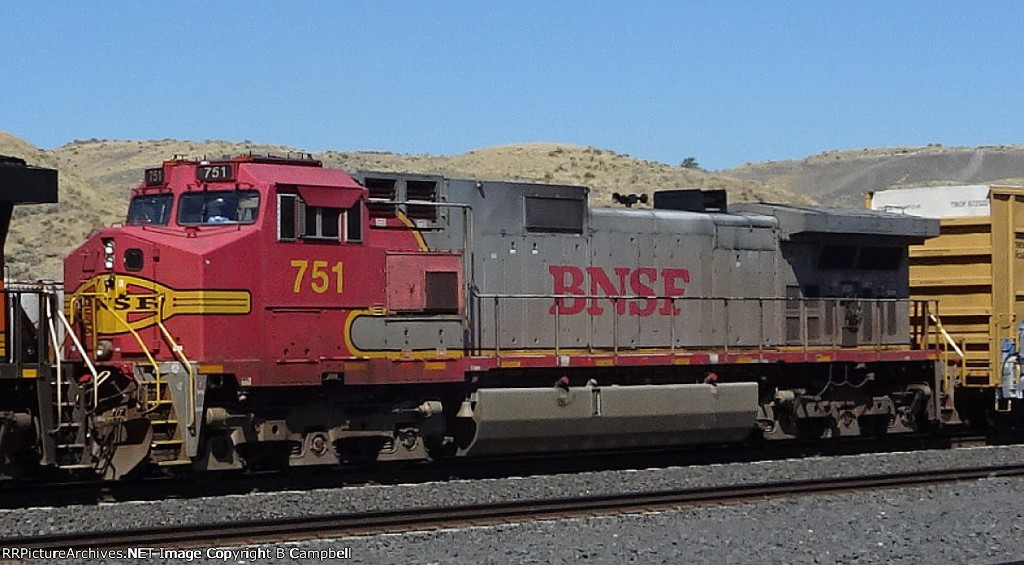 BNSF 751